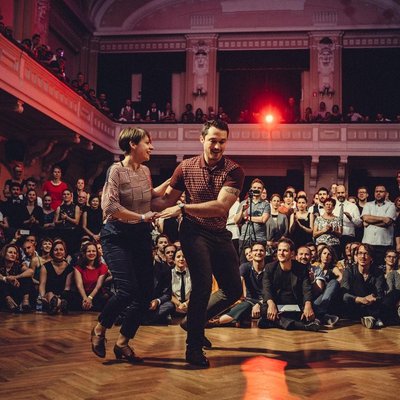 lindy-hop